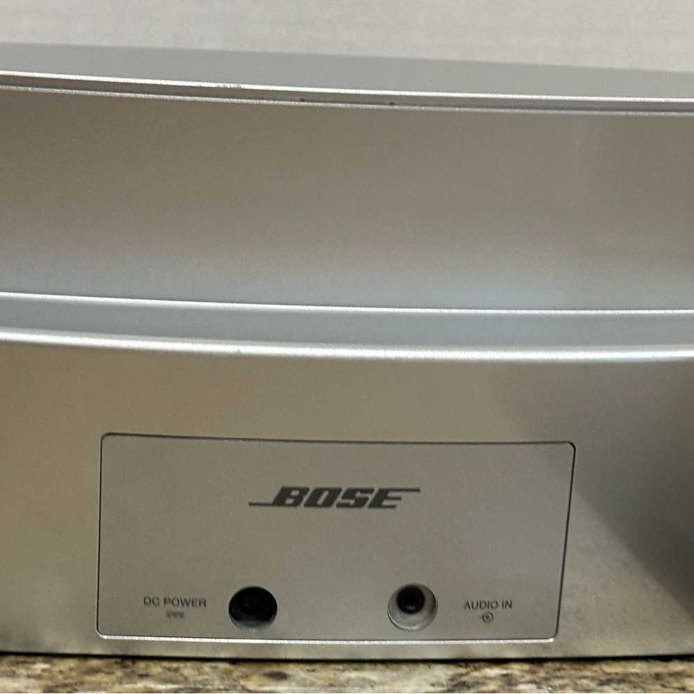 Bose Gray Portable Speaker with Remote - Picture 4 of 5